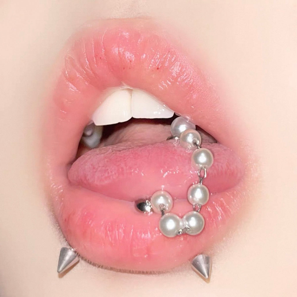 Pearl Tongue Stud Chain