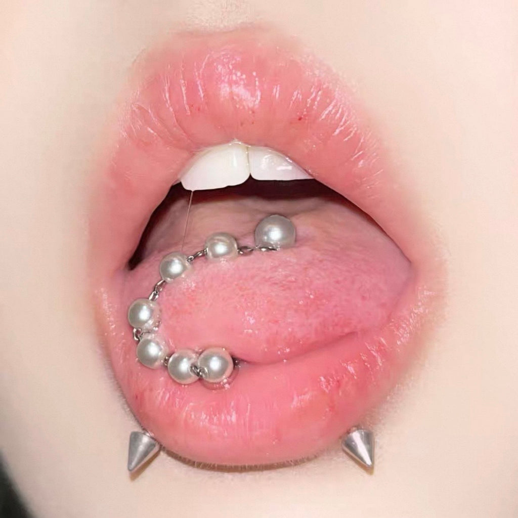 Pearl Tongue Stud Chain