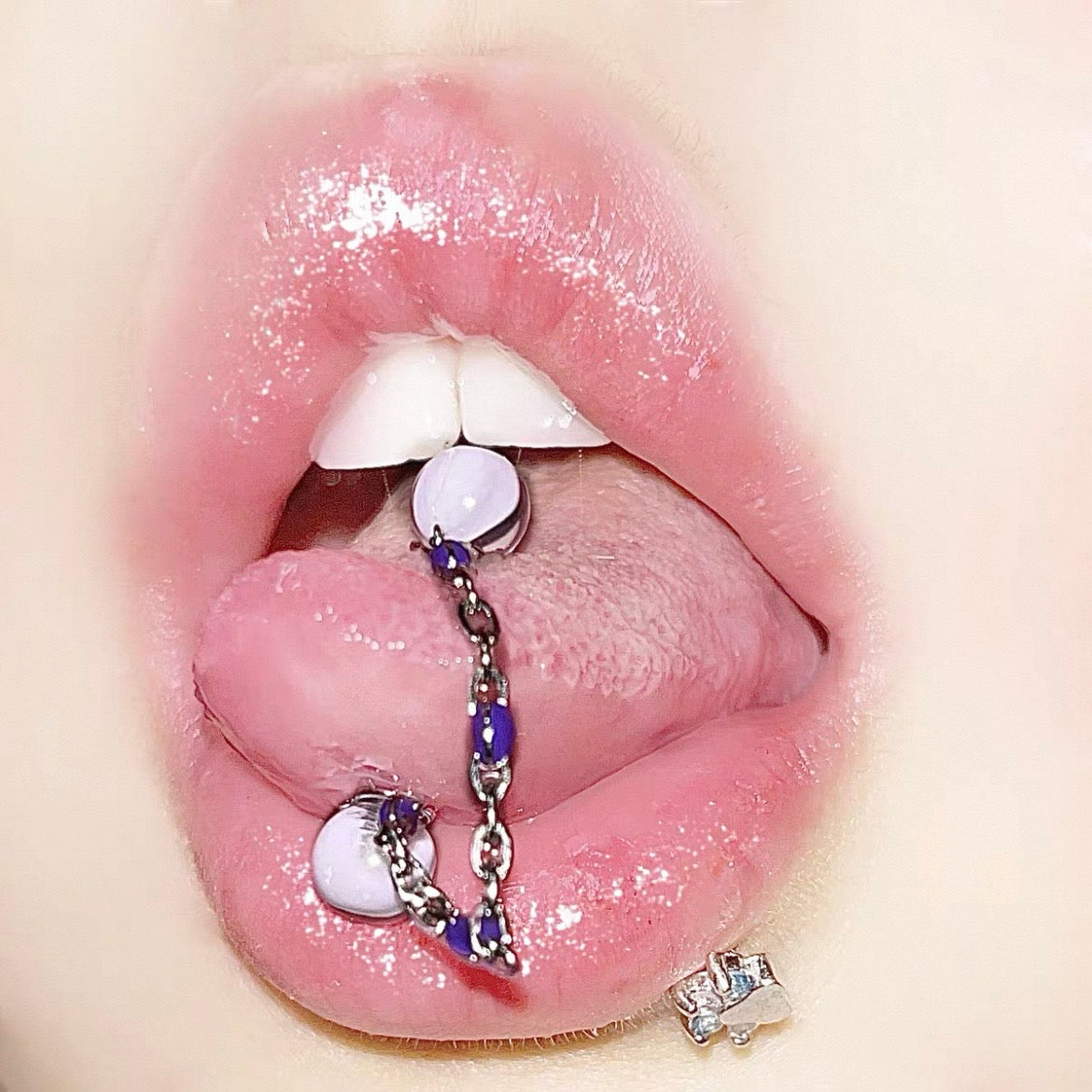 Chain Tongue Stud