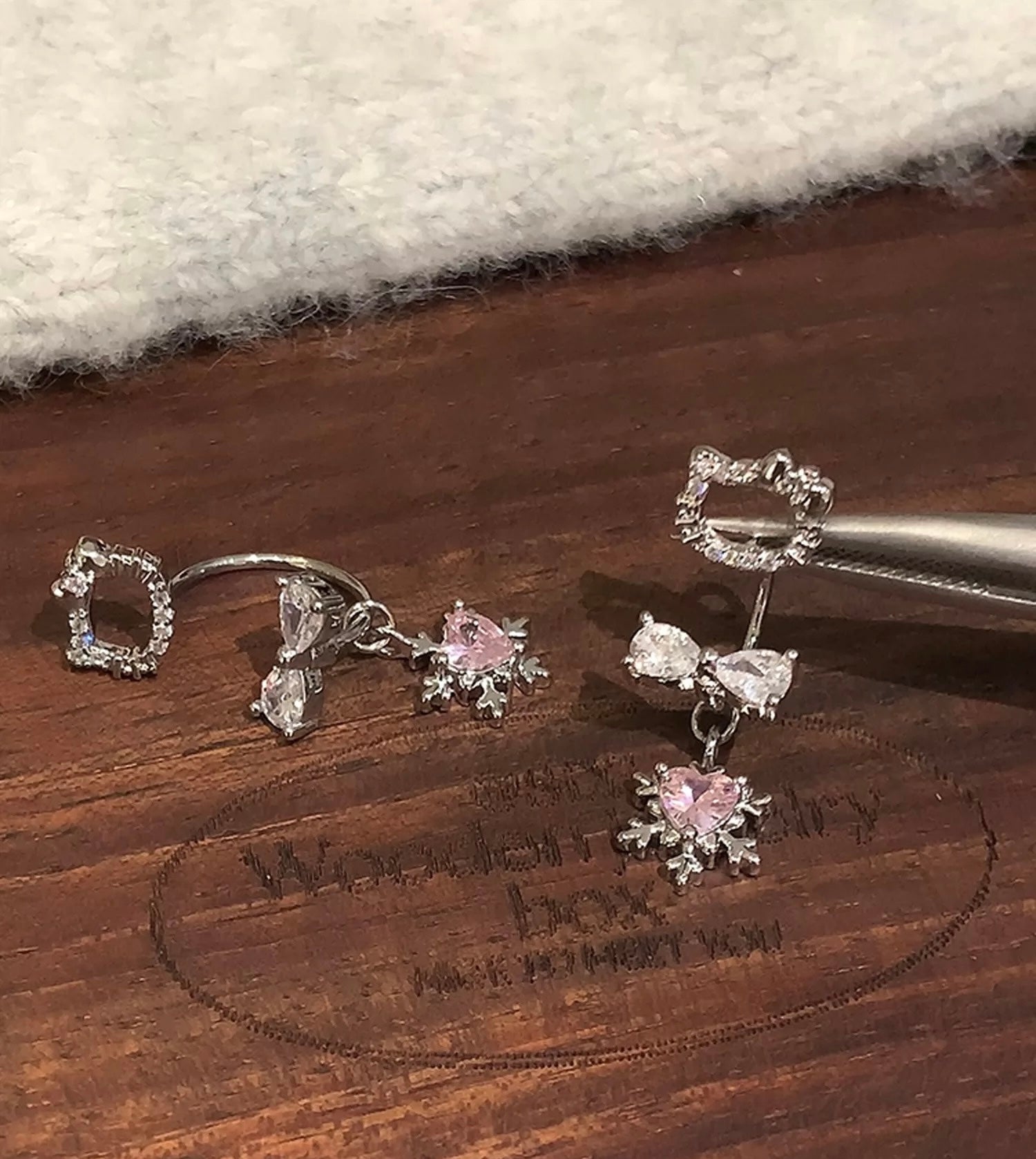 Kitty&Heart&Snow Earrings