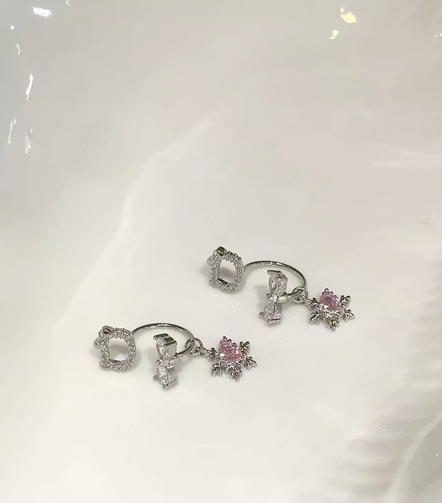 Kitty&Heart&Snow Earrings