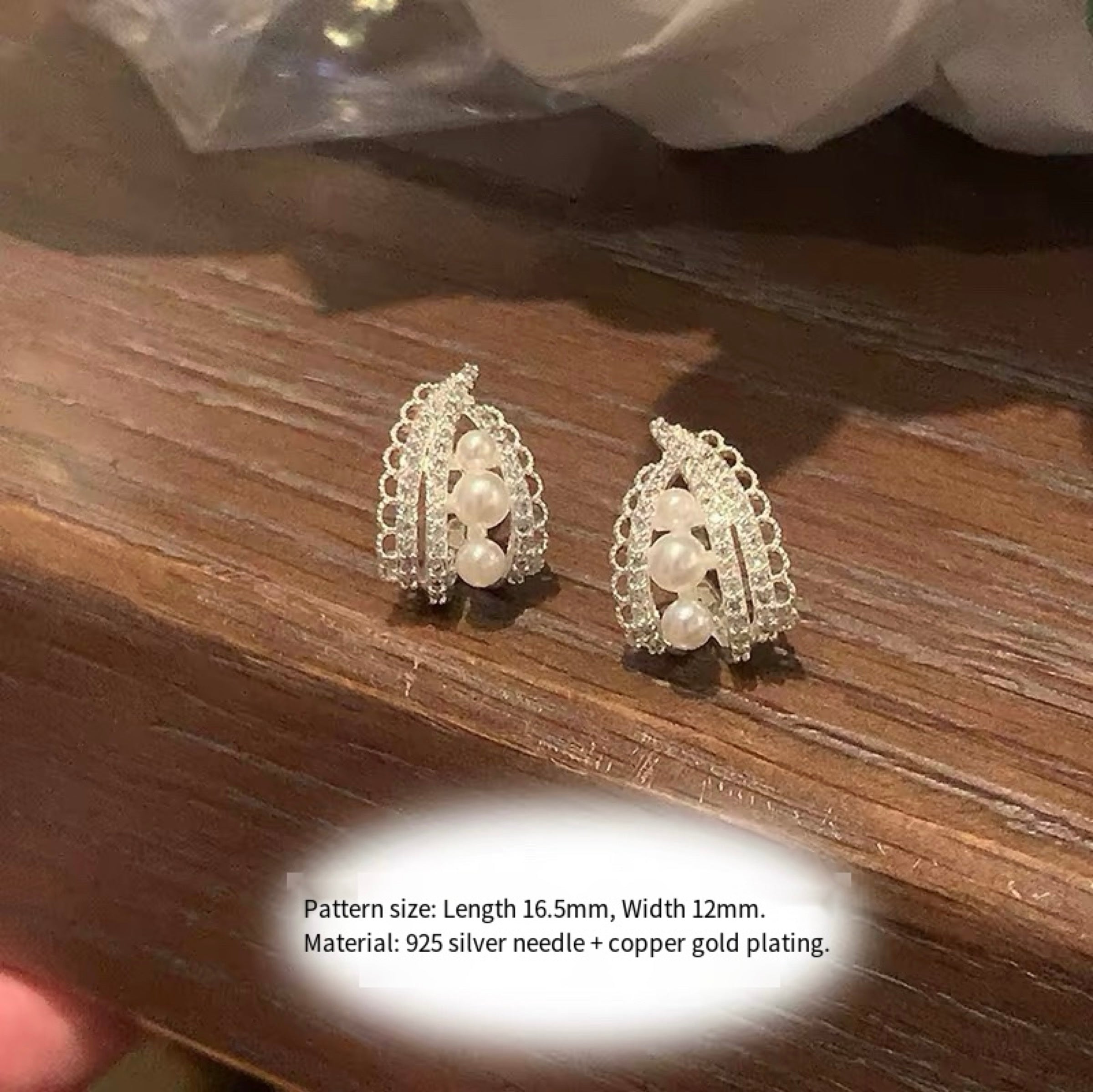 Lace Pearl Shell Stud Earrings